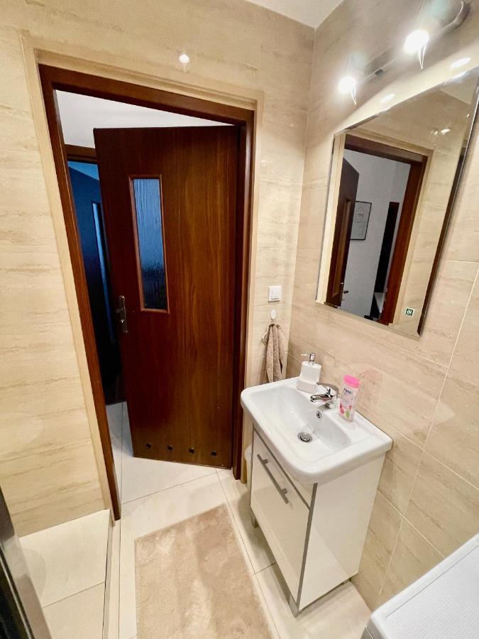 Apartament Diamond Metro Wifi 300 Mbs 70'tv Netflix Hbo Appletv+ Warszawa